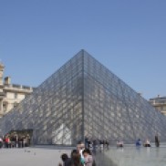 Pyramide du Louvre, architecte I. M. Pei, 1985-1989, Paris, Musée du Louvre, http://structurae.info/structures/data/index.cfm?id=s0000295.